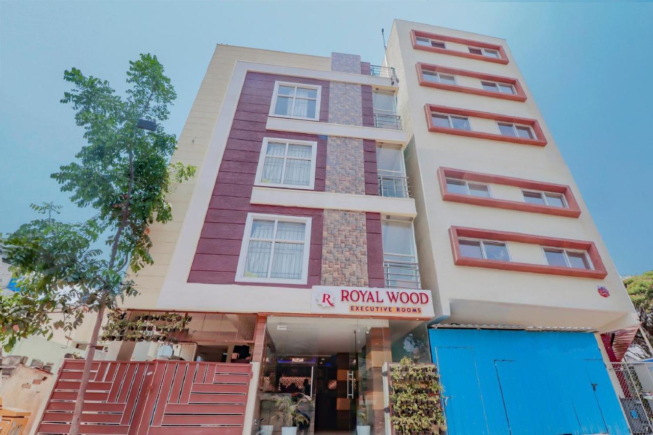 Oyo Flagship 80044 Royal Wood Deluxe העיר בנגלור מראה חיצוני תמונה